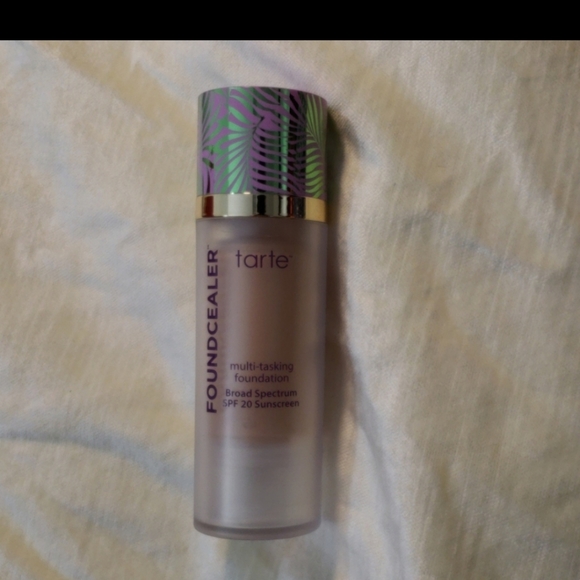 Tarte foundcealer